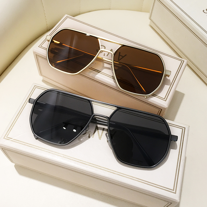 Sunglasses Aviator Polarized - Kacamata Hitam Terpolarisasi Pilot Persegi Coklat