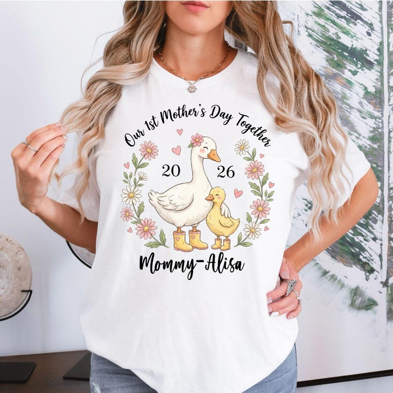 Tee Graphic Print - Kaos Grafis Mommy Matching untuk Hari